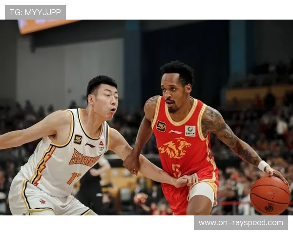 浙江广厦展示冠军手模，布朗获总决赛MVP荣誉