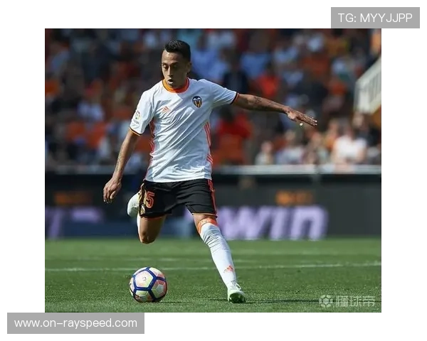 瓦伦西亚防线重组,新援科贝亮相引发关注